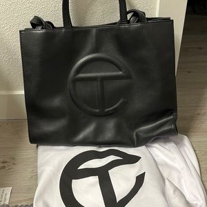 Medium Black Telfar shopping bag